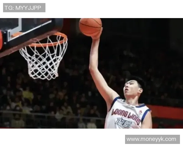 巴里-布朗带领球队实现三连胜，成全队禁区最大利器