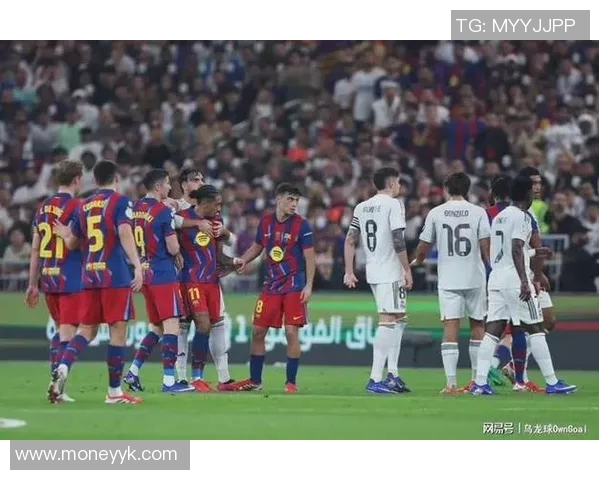 巴萨新赛季战绩不佳，主帅面临下课危机：豪门何去何从？