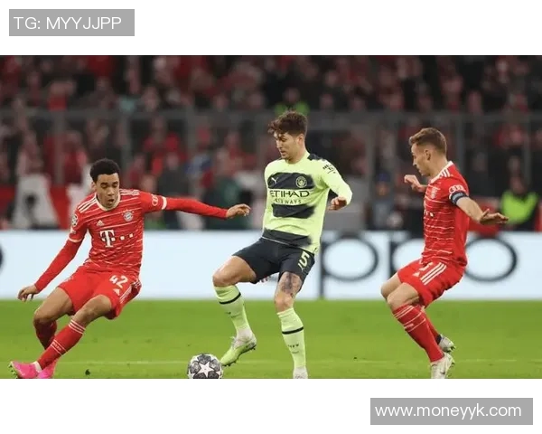 拜仁前锋哈兰德脚伤恐缺席数场比赛：球迷与球队的双重考验